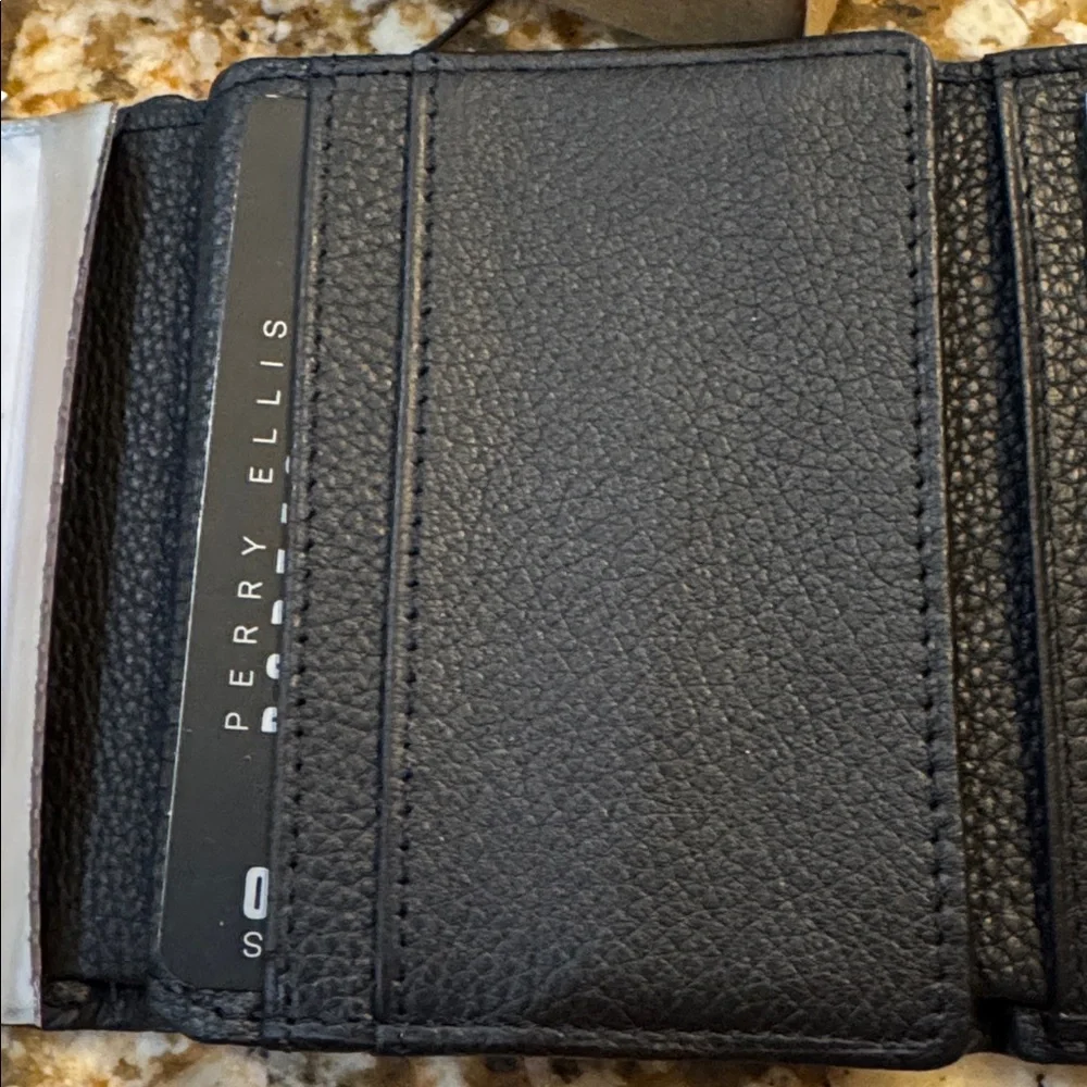 NEW IN‎ BOX. PERRY ELLIS WALLET